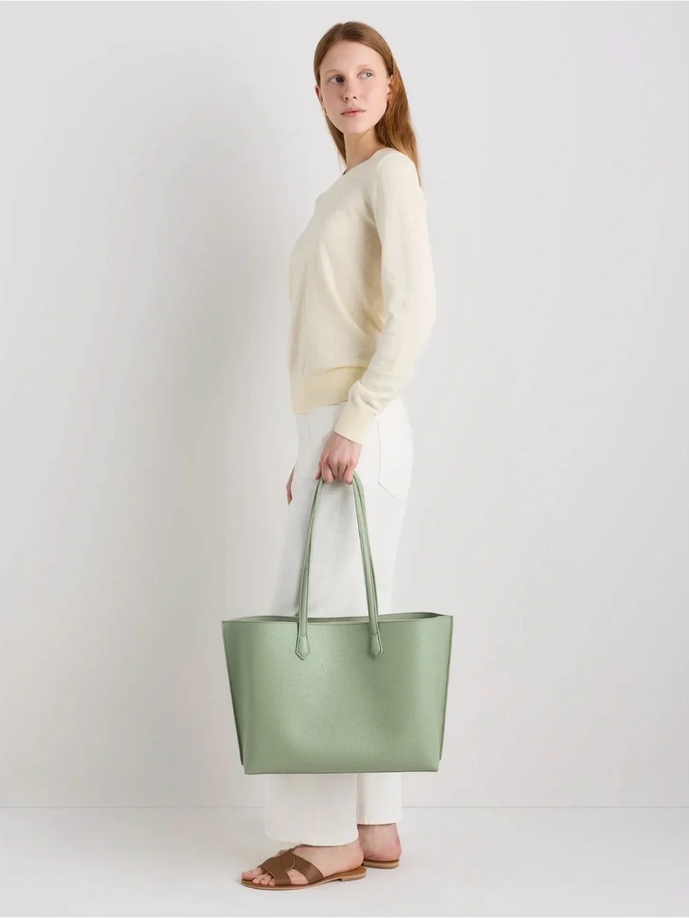 Quince Italian Leather Triple Compartment Tote – Green | Structured Minimalist - Picture 4 of 8